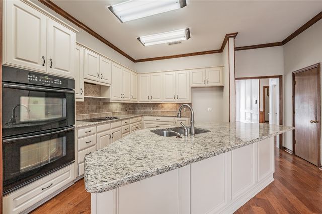 6010 Millwood Drive, Arlington, TX 76016