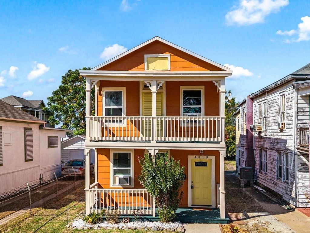 4318 Avenue K, Galveston, TX 77550