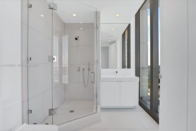 17975 Collins Avenue N1801, Sunny Isles Beach, FL 33160