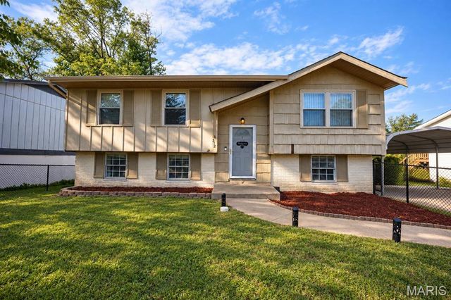 312 Big Arch Road, Godfrey, IL 62035