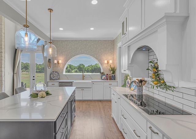 195 Rayford Drive, Lorena, TX 76655