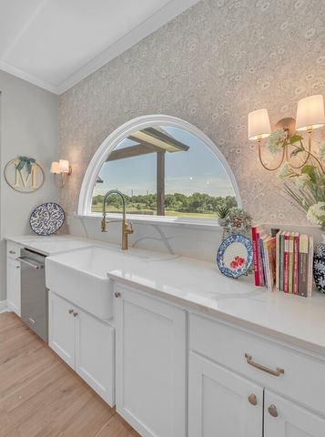 195 Rayford Drive, Lorena, TX 76655