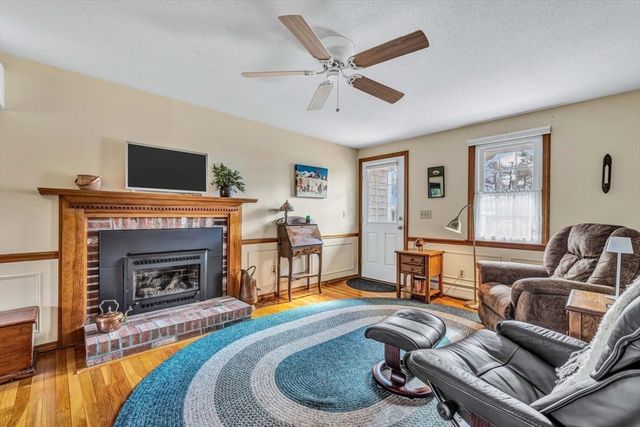 117 Elijah Childs Ln, Barnstable, MA 02632