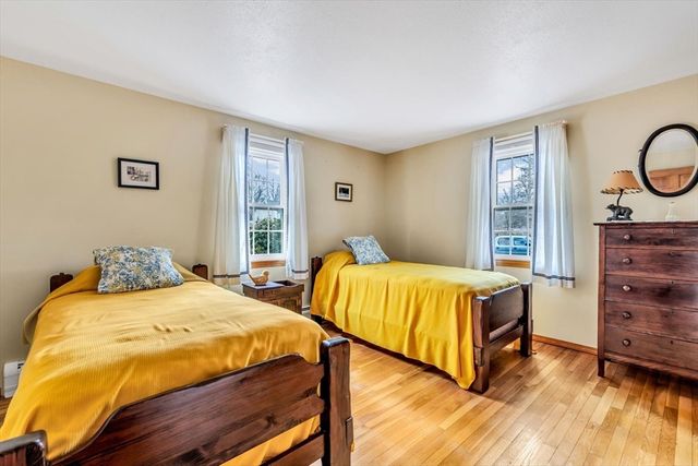 117 Elijah Childs Ln, Barnstable, MA 02632