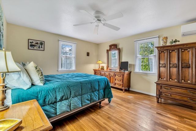 117 Elijah Childs Ln, Barnstable, MA 02632
