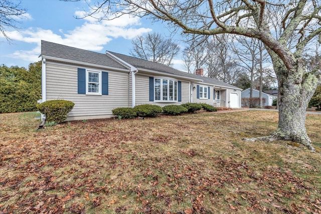 117 Elijah Childs Ln, Barnstable, MA 02632