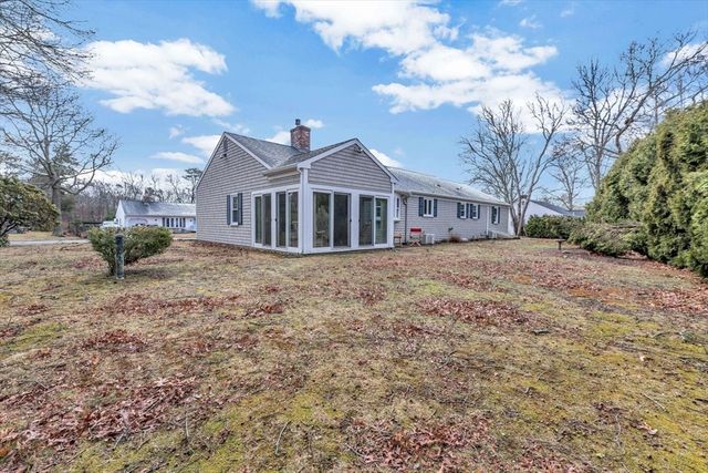 117 Elijah Childs Ln, Barnstable, MA 02632