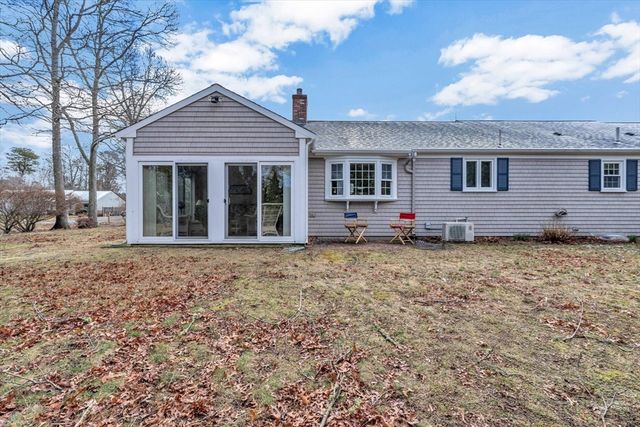 117 Elijah Childs Ln, Barnstable, MA 02632