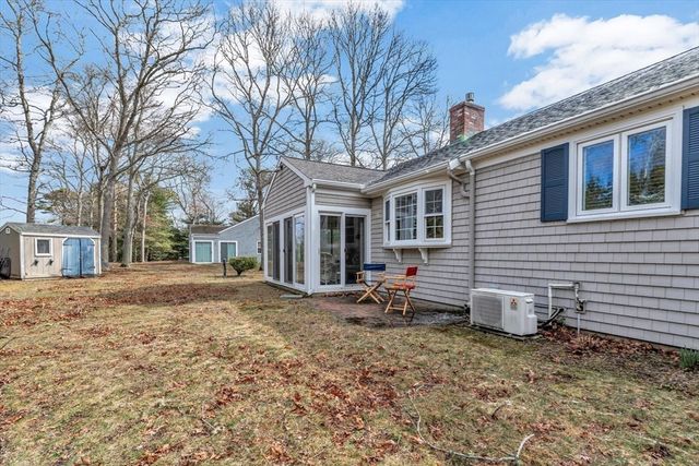 117 Elijah Childs Ln, Barnstable, MA 02632