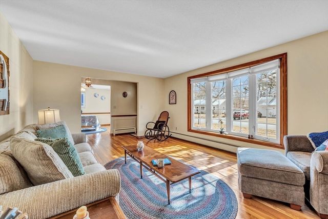 117 Elijah Childs Ln, Barnstable, MA 02632