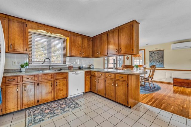 117 Elijah Childs Ln, Barnstable, MA 02632