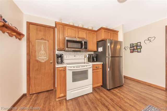 1491 Division Drive, Hartland, MI 48353