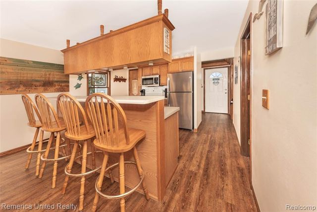 1491 Division Drive, Hartland, MI 48353