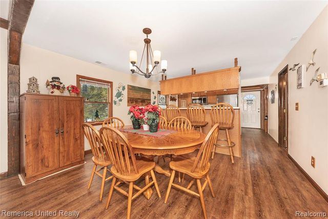 1491 Division Drive, Hartland, MI 48353