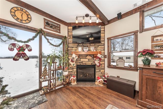 1491 Division Drive, Hartland, MI 48353