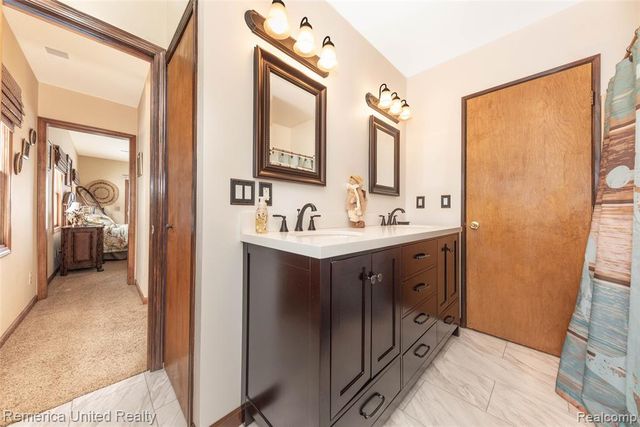 1491 Division Drive, Hartland, MI 48353