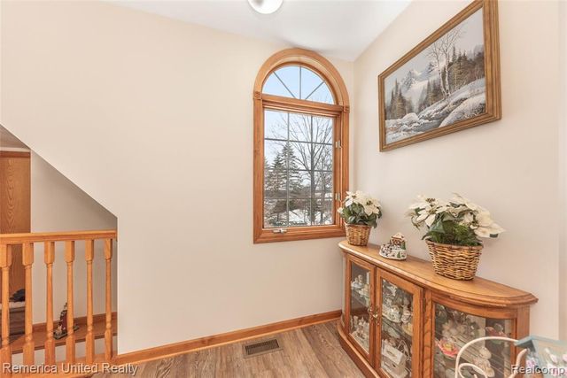 1491 Division Drive, Hartland, MI 48353