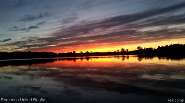 1491 Division Drive, Hartland, MI 48353