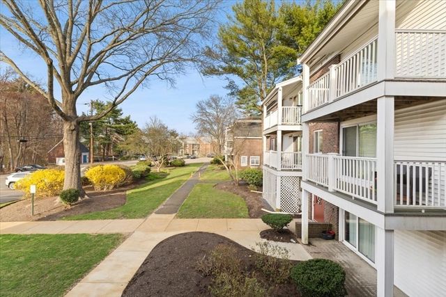 39 Will Drive 16, Canton, MA 02021