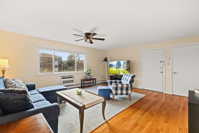 39 Will Drive 16, Canton, MA 02021