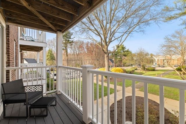 39 Will Drive 16, Canton, MA 02021