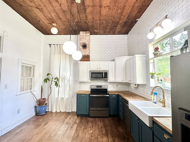 505 S Grand Avenue, Gainesville, TX 76240