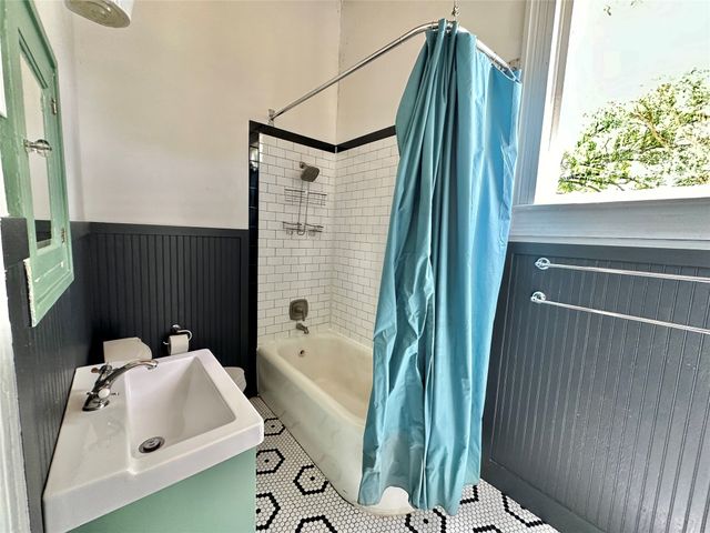 505 S Grand Avenue, Gainesville, TX 76240