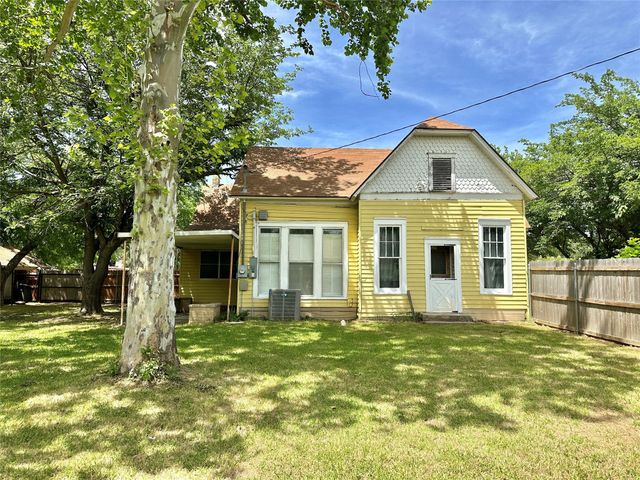 505 S Grand Avenue, Gainesville, TX 76240