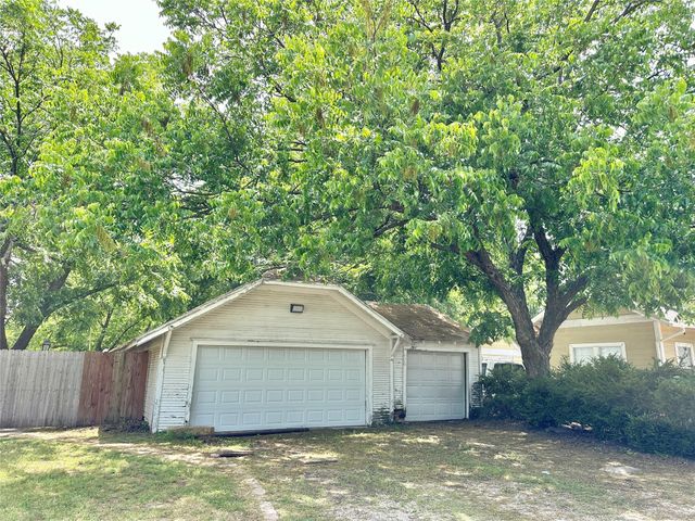 505 S Grand Avenue, Gainesville, TX 76240