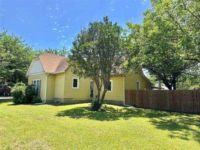 505 S Grand Avenue, Gainesville, TX 76240