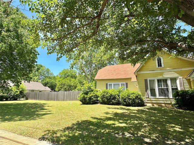 505 S Grand Avenue, Gainesville, TX 76240