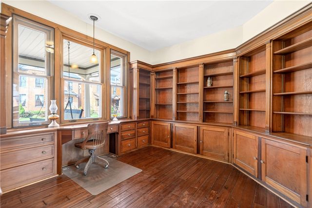 358 Iroquois Place, Beaver, PA 15009