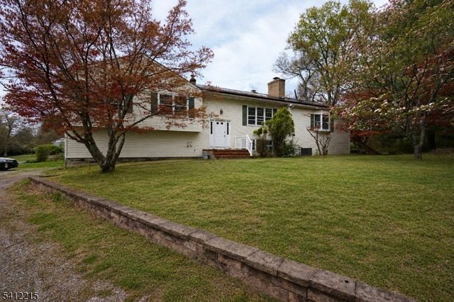 1 Mountain View Ct, Clinton Twp., NJ 08833