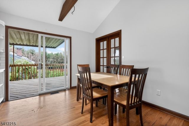 1 Mountain View Ct, Clinton Twp., NJ 08833