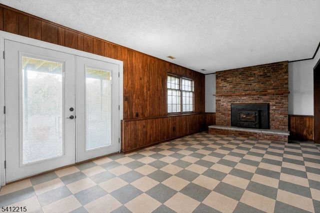 1 Mountain View Ct, Clinton Twp., NJ 08833