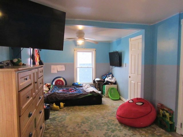 4 Linden Ct, New Bedford, MA 02740