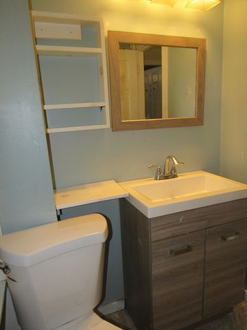 4 Linden Ct, New Bedford, MA 02740