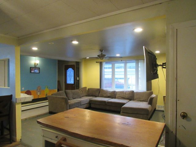 4 Linden Ct, New Bedford, MA 02740