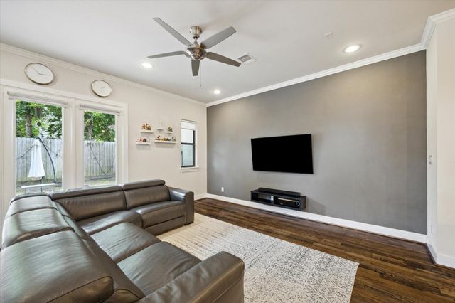 4205 Koehler Street A, Houston, TX 77007