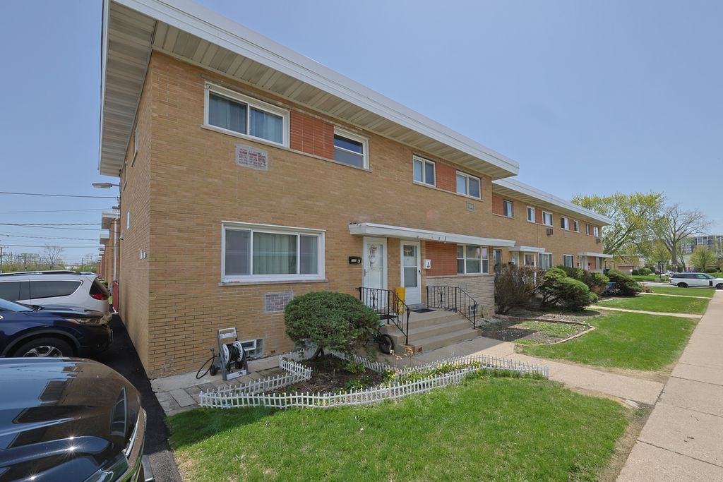 8668 Gregory Lane F, Des Plaines, IL 60016