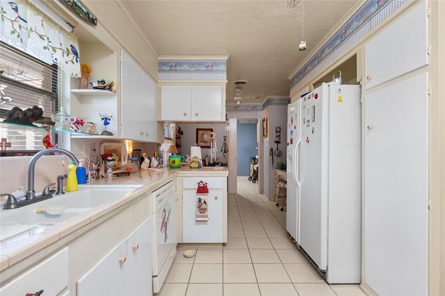 1904 Amy Drive, Baytown, TX 77520