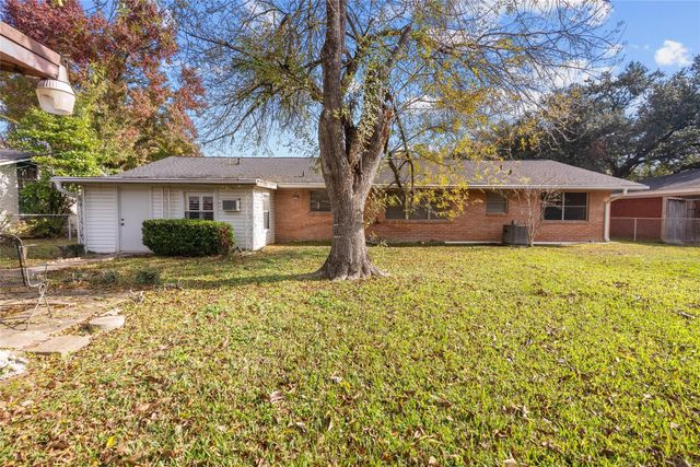 1904 Amy Drive, Baytown, TX 77520