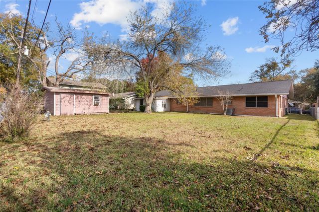 1904 Amy Drive, Baytown, TX 77520