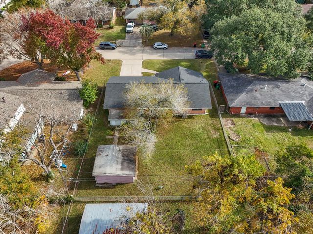 1904 Amy Drive, Baytown, TX 77520