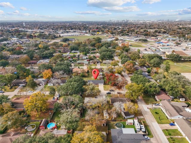 1904 Amy Drive, Baytown, TX 77520