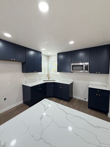 1114 Halliday, San Antonio, TX 78210