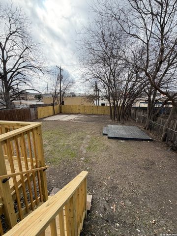 1114 Halliday, San Antonio, TX 78210