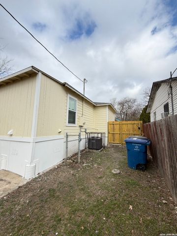 1114 Halliday, San Antonio, TX 78210