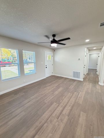 1114 Halliday, San Antonio, TX 78210