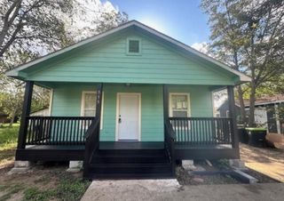 327 Lincoln, Wharton, TX 77488